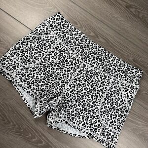 Jofit Women's‎ Pull On Athletic Back Pockets Leopard Print Shorts White Black XL
